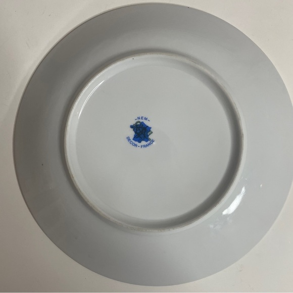 French Ceramique Decorative Plate NEM Plate “La Dentelliere” (The Lacemaker) 9" - Picture 7 of 9